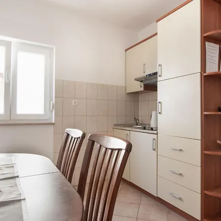 Apartamento Snug In With Swimming Pool *