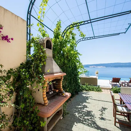 Apartamento Snug In With Swimming Pool