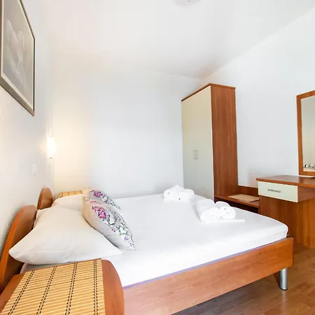 Snug In With Swimming Pool Apartamento