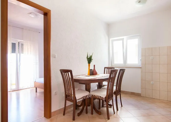 Snug In With Swimming Pool Apartamento