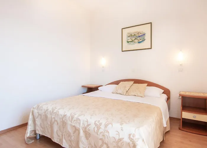 Apartamento Snug In With Swimming Pool