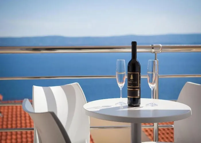 Apartamento Snug In With Swimming Pool