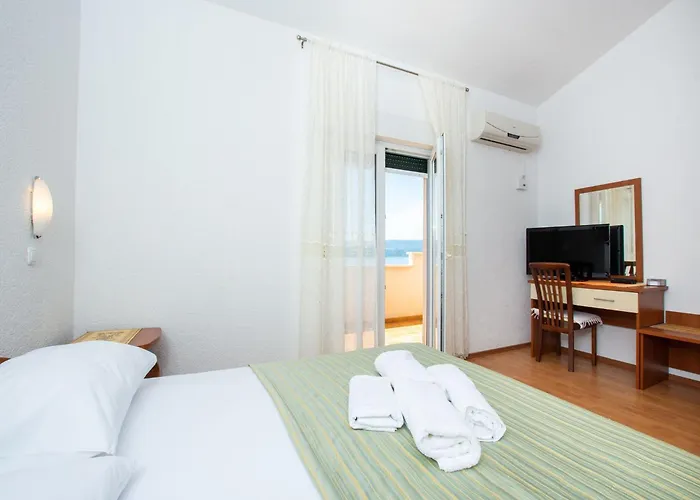 Apartamento Snug In With Swimming Pool