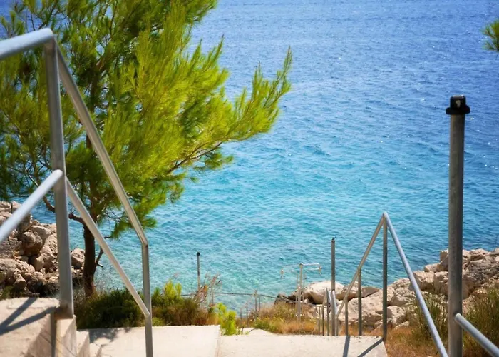 Apartamento Snug In With Swimming Pool