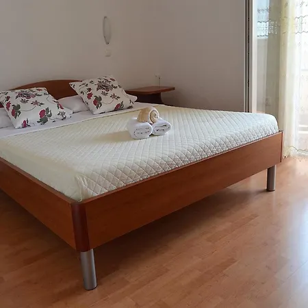 Snug In With Swimming Pool Apartment