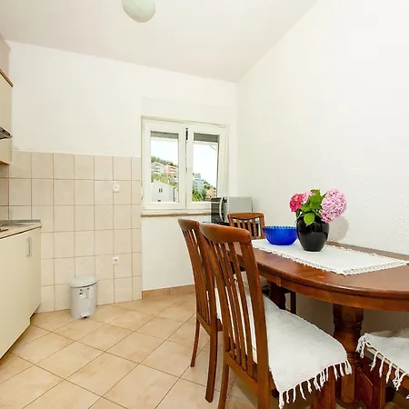 Apartment Snug In With Swimming Pool Celina