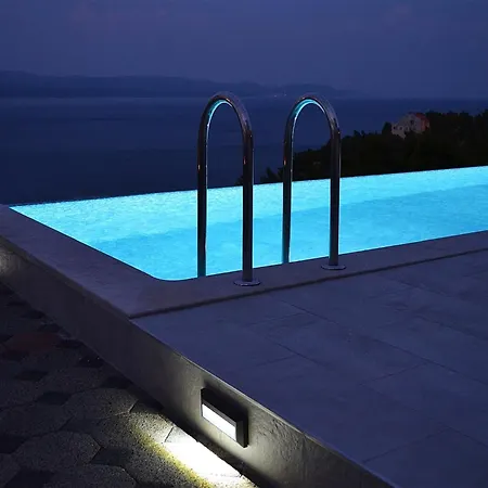 Snug In With Swimming Pool * Celina