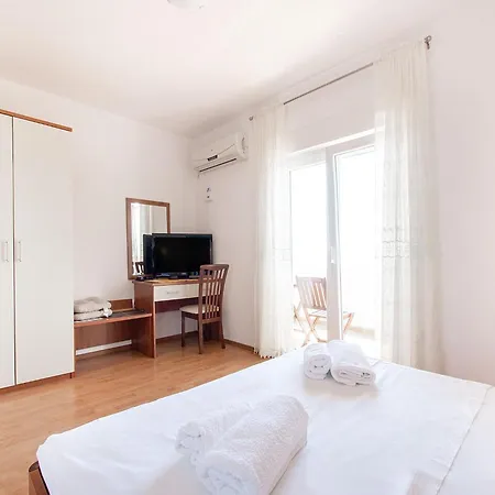 Snug In With Swimming Pool Apartment *