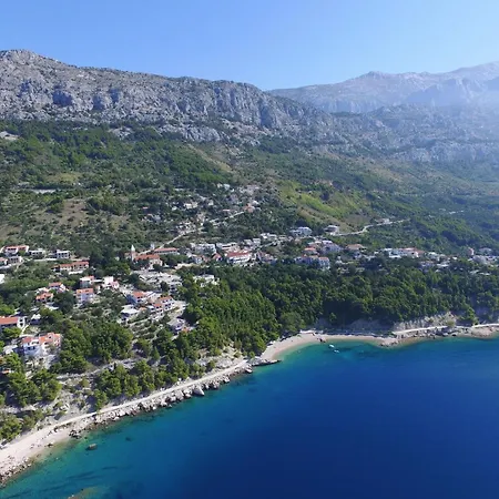 Snug In With Swimming Pool Апартаменты Целина