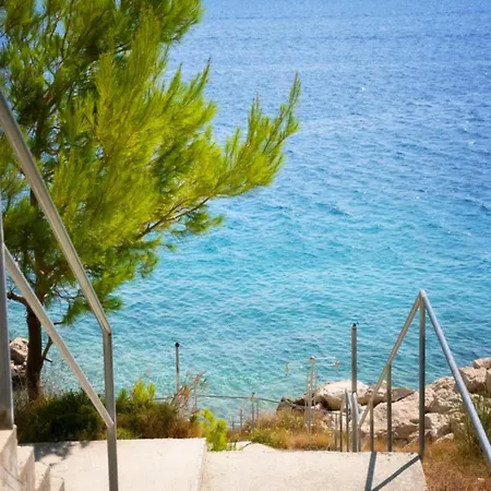 公寓 Snug In With Swimming Pool