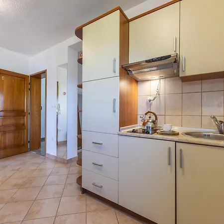 Snug In With Swimming Pool Appartement *