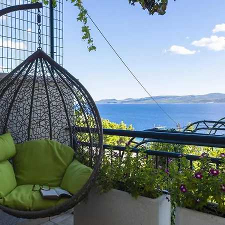 Snug In With Swimming Pool Appartement