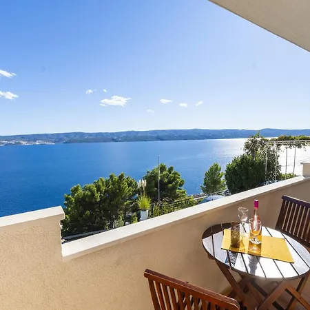 Appartement Snug In With Swimming Pool