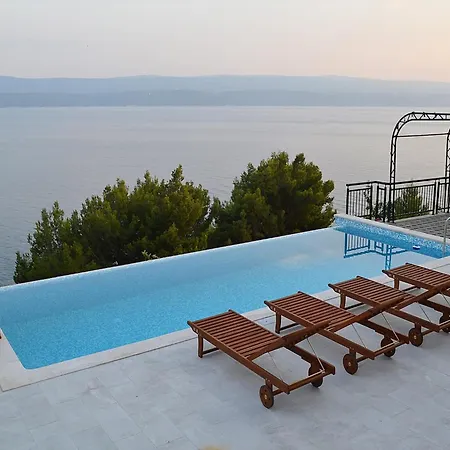 Snug In With Swimming Pool Appartement