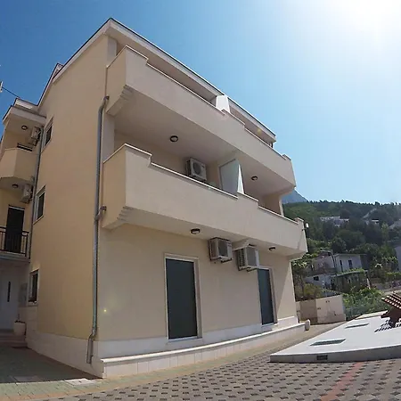 Snug In With Swimming Pool Appartement *