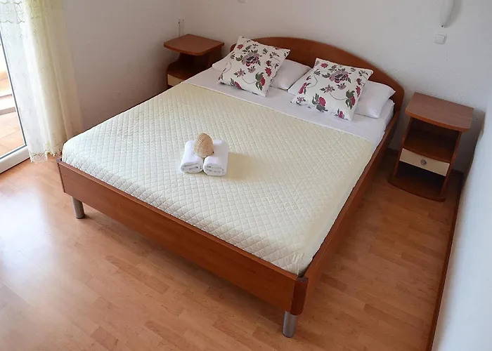 Snug In With Swimming Pool * Čelina